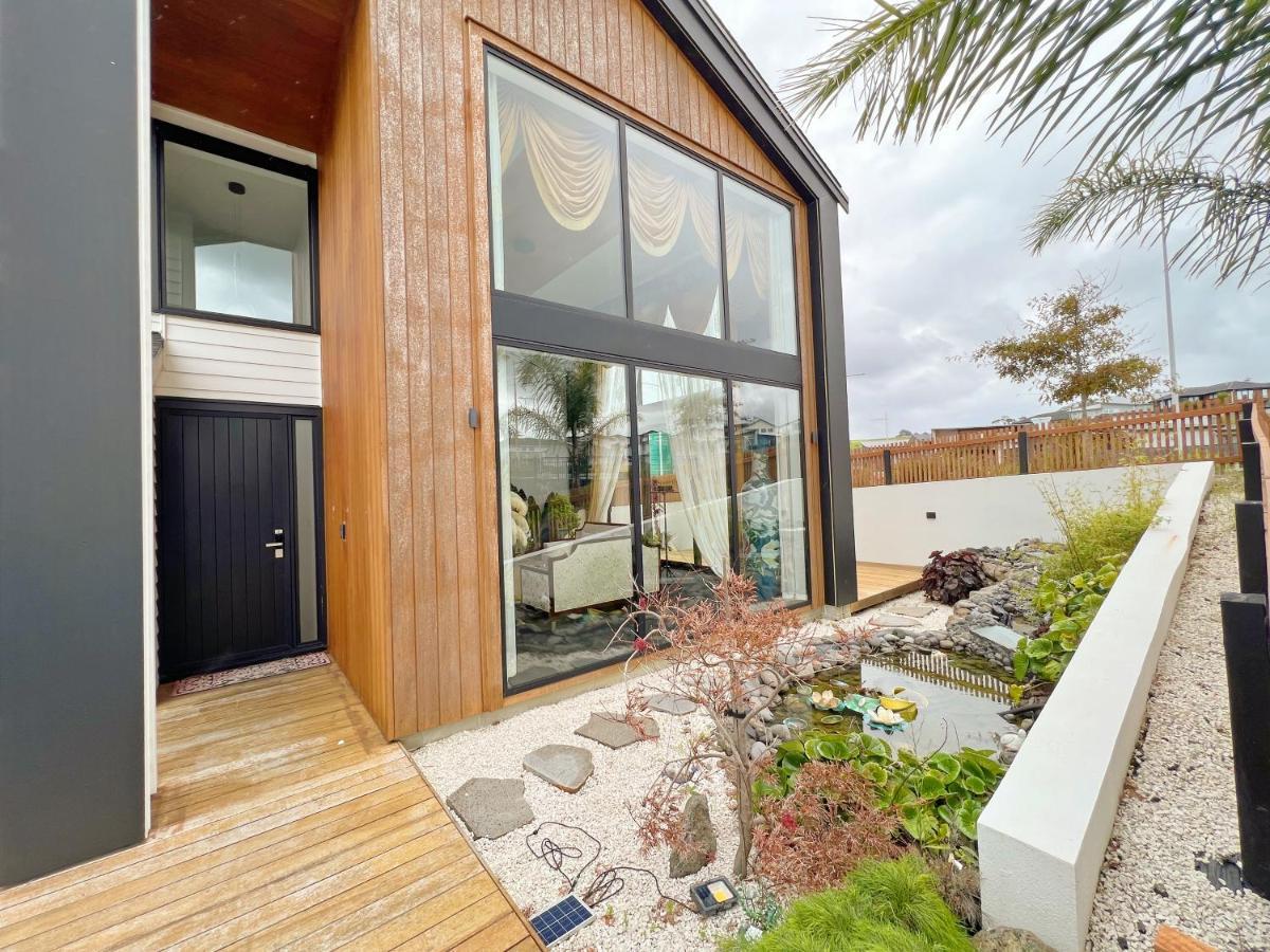 Вилла Elegant Beach House In Long Bay Окленд Экстерьер фото